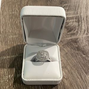 Women’s Diamond Ring